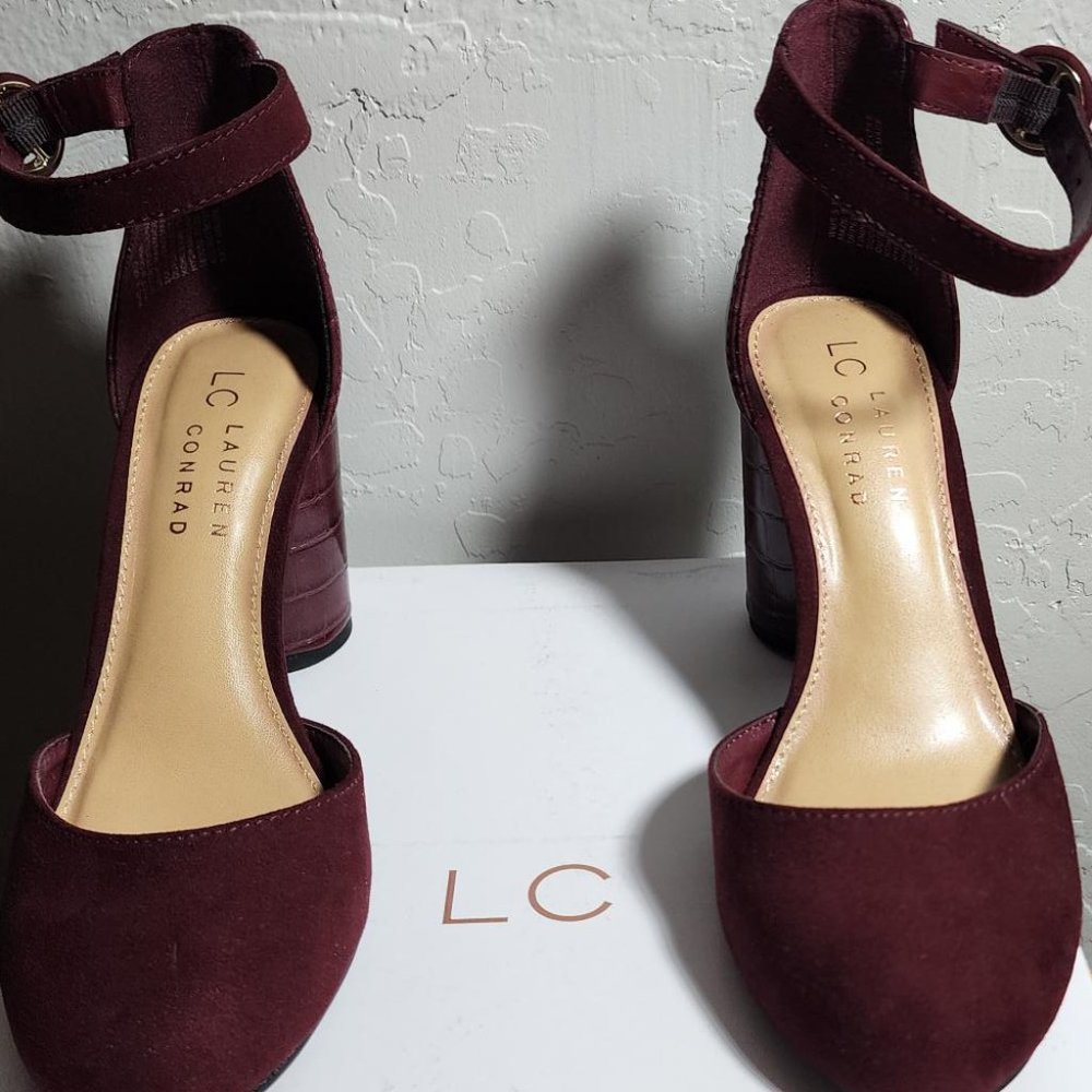 NWOT Lauren Conrad Hydrangea Women's High Heels  Size 7.5 Wine color